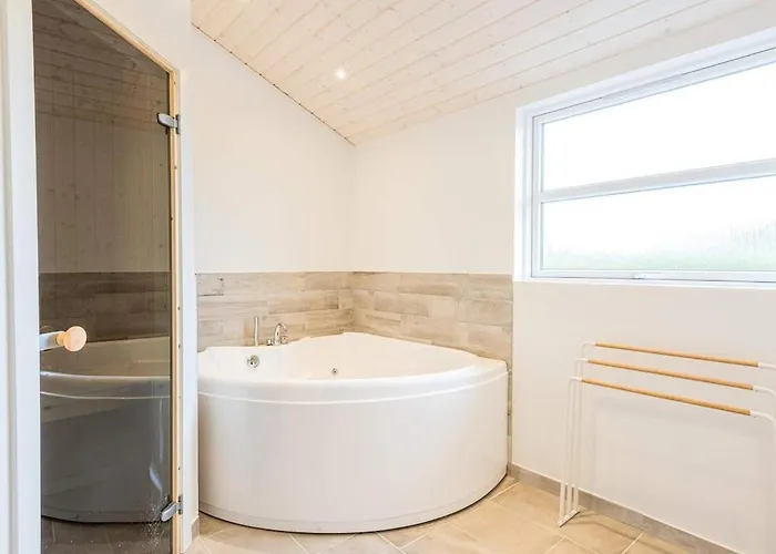 בית נופש 6 Person In *