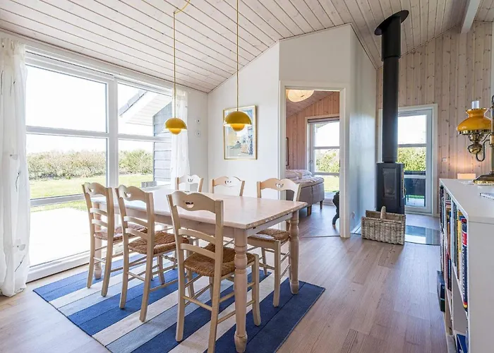 בית נופש 6 Person In *